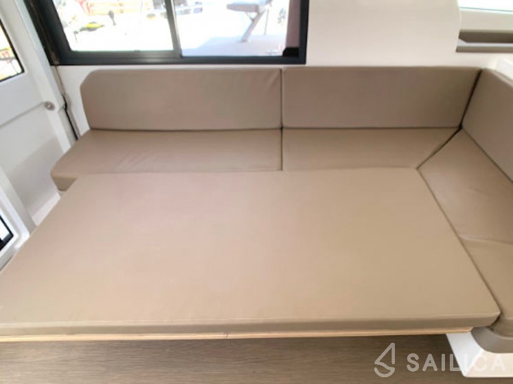 Bali 4.1 - Yacht Charter Sailica