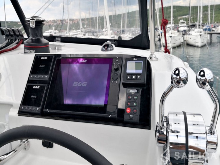 Lagoon 40 - Yacht Charter Sailica