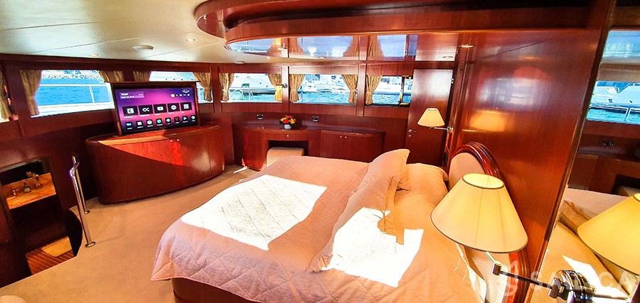 Johnson 87 - Yacht Charter Sailica