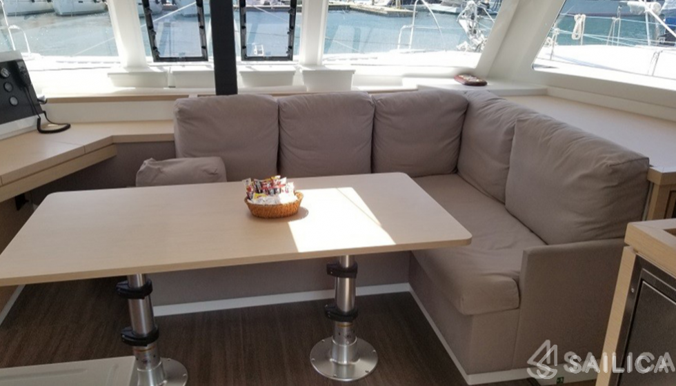 Lucia 40 - Yacht Charter Sailica