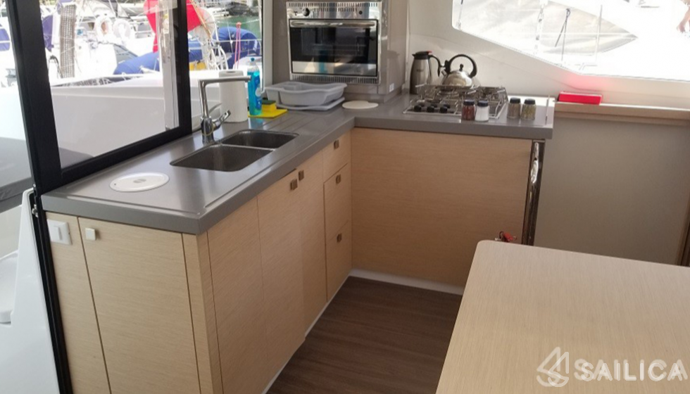 Lucia 40 - Yacht Charter Sailica