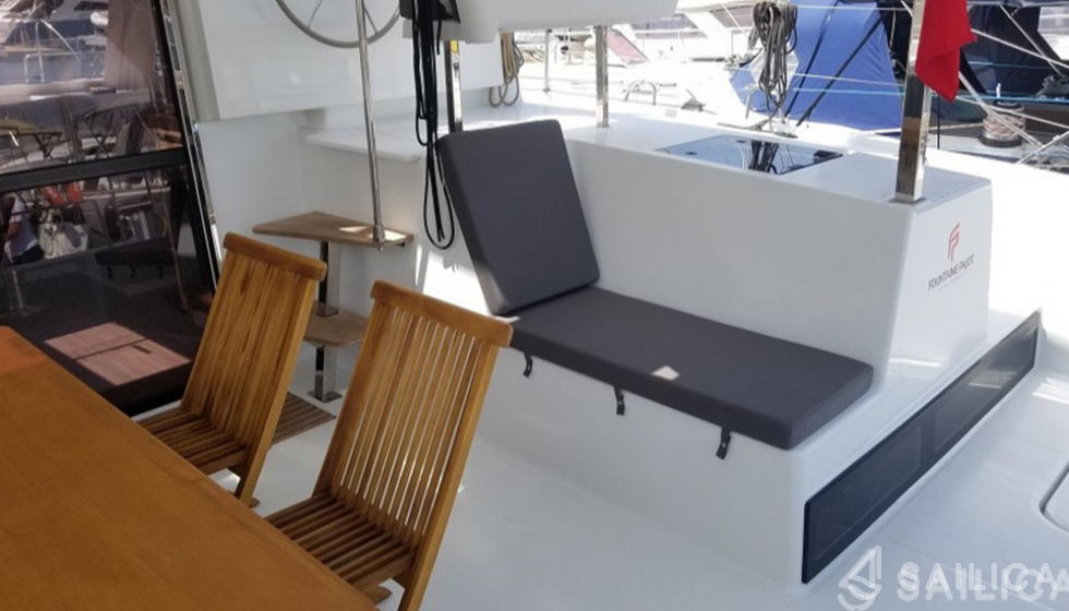 Lucia 40 - Yacht Charter Sailica