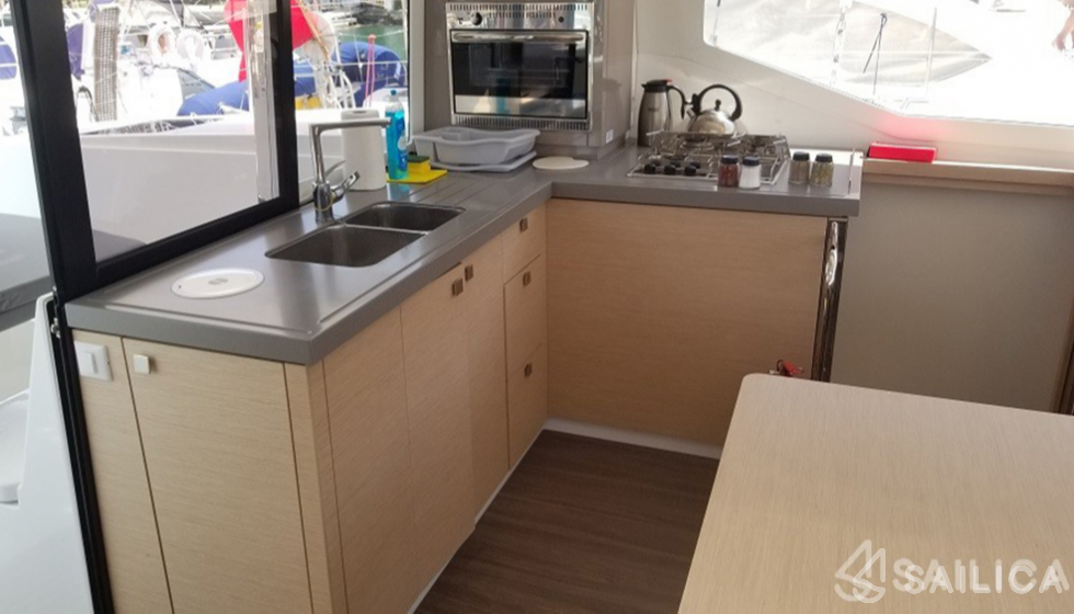 Lucia 40 - Yacht Charter Sailica