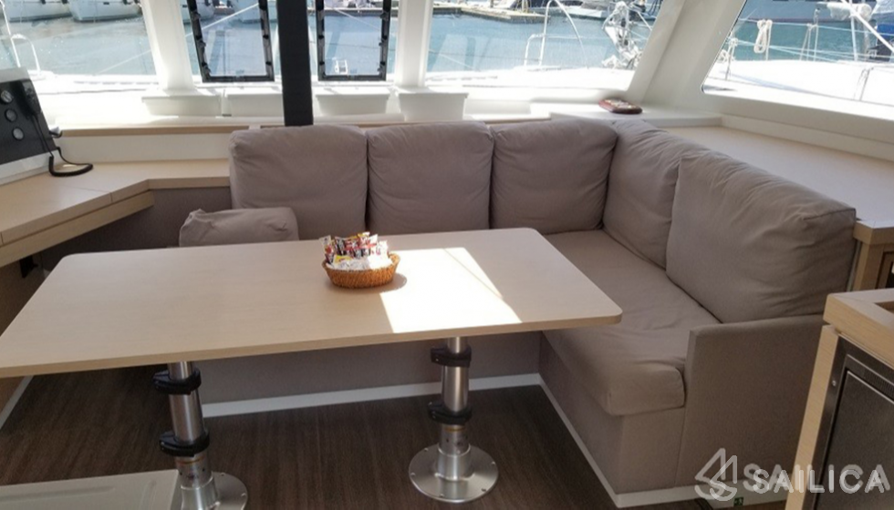 Lucia 40 - Yacht Charter Sailica