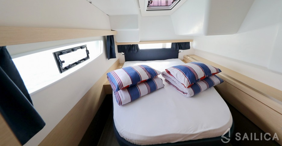 Lucia 40 - Yacht Charter Sailica