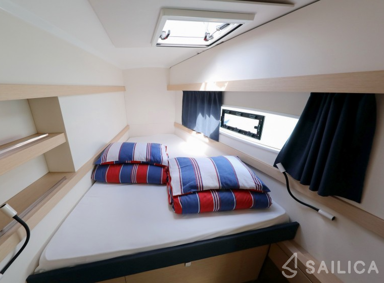 Lucia 40 - Yacht Charter Sailica