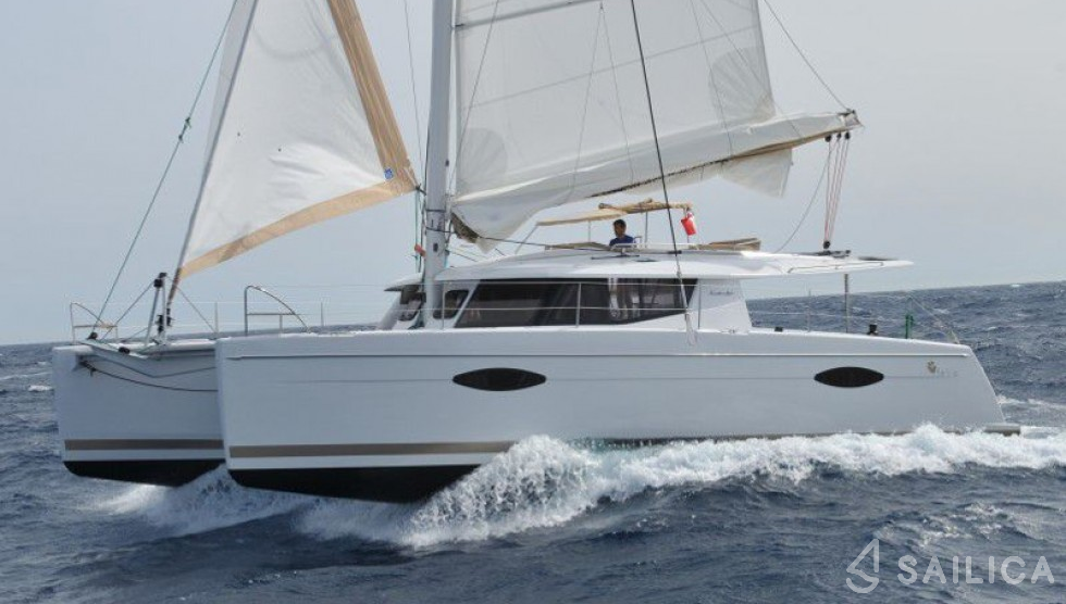 Helia 44 - Yacht Charter Sailica
