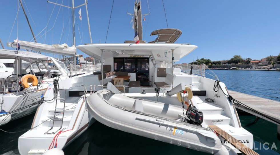 Helia 44 - Yacht Charter Sailica