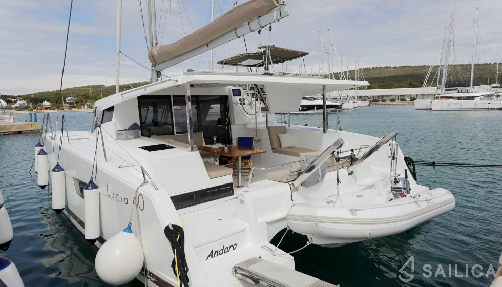 Lucia 40 - Yacht Charter Sailica