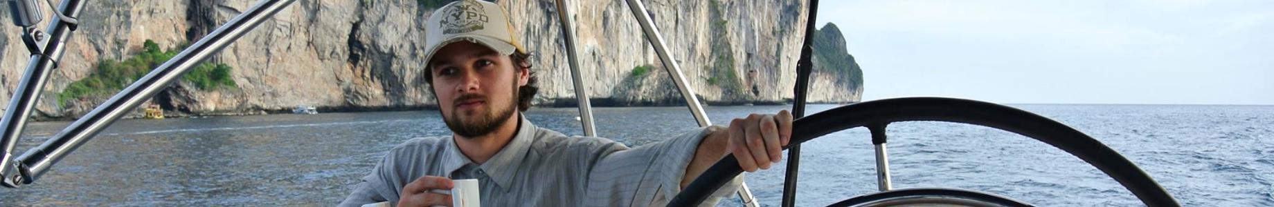 Стас Коротан рассказал об организации яхтенных путешествий и парусных приключениях с любимой командой.